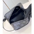 Borsa da uomo LV Locker Dopp Kit M83113 Monogram Eclipse