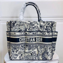 Borsa tote Dior Catherine Toile de Jouy ricamata Blu