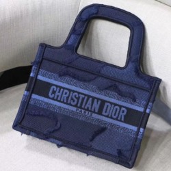 Dior Mini Book Tote Borse Replica Dior Tela mimetica Blu qualità specchio Replica Perfette Dior Mini Book Tote Borse Dior Tela mimetica Blu imitazioni