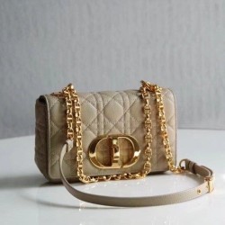 Borsa Caro piccola Dior in pelle di vitello Cannage Beige Replica qualità specchio Replica Perfette Borsa Caro piccola Dior in pelle di vitello Cannage Beige imitazioni