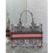 Dior Medium Book Tote Borse Imitazioni Dior Farfalla intorno al mondo ricamato