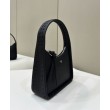 Fendi Mini Fendessence hobo Selleria Fendi Borsa con 264 impunture cucite a mano Nera