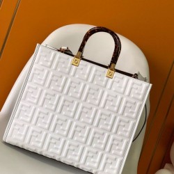 Borsa shopper Fendi Sunshine piccola/media con motivo FF in rilievo 3D-Texture Bianca Replica qualità specchio Replica Perfette Borsa shopper Fendi Sunshine piccola/media con motivo FF in rilievo 3D-Texture Bianca imitazioni