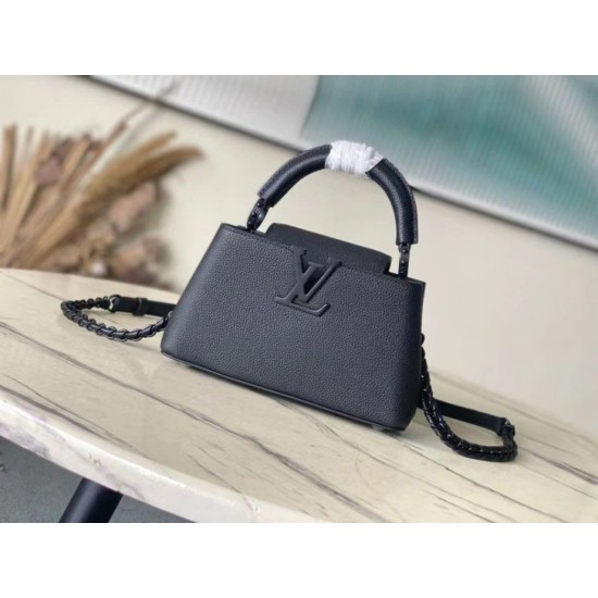 Replica Perfette Borsa mini Louis Vuitton Capucines East-West M23955 Nera imitazioni