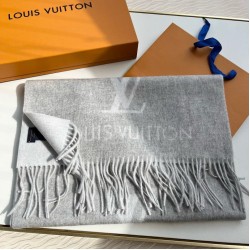 Sciarpe in cashmere Louis Vuitton Reykjavik Louis Vuitton M71126 Grigio Replica qualità specchio Replica Perfette Sciarpe in cashmere Louis Vuitton Reykjavik Louis Vuitton M71126 Grigio imitazioni