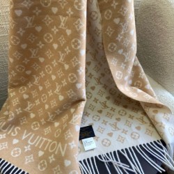 Sciarpa Louis Vuitton Game On Double-Face in cashmere Louis Vuitton M76900 Beige Replica qualità specchio Replica Perfette Sciarpa Louis Vuitton Game On Double-Face in cashmere Louis Vuitton M76900 Beige imitazioni