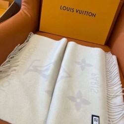 Sciarpa Louis Vuitton Reykjavik Louis Vuitton M78909 Greige Replica qualità specchio Replica Perfette Sciarpa Louis Vuitton Reykjavik Louis Vuitton M78909 Greige imitazioni