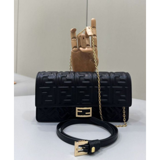 Portafoglio baguette Fendi con catena Borse Replica Fendi nera Portafoglio baguette Fendi con catena Borse Replica Fendi nera