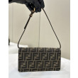 Portafoglio baguette Fendi su catena Borse Firmate Replica Fendi ricamo FF Marrone Portafoglio baguette Fendi su catena Borse Firmate Replica Fendi ricamo FF Marrone