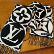 Sciarpa con medaglione LV LV M79212 Nera