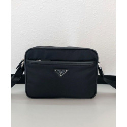 Borsa a tracolla Prada in nylon 2VH048 nera