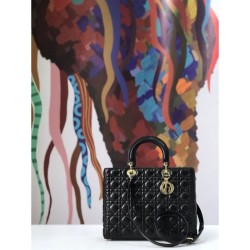 Borse Replica tote grande Christian Dior Supple Lady Dior M0584 oro nero imitazioni perfette