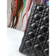 Borse Replica tote grande Christian Dior Supple Lady Dior M0584 oro nero Borse Replica tote grande Christian Dior Supple Lady Dior M0584 oro nero