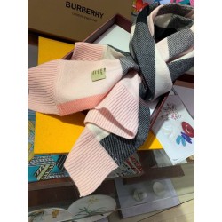 Pari all'originale replica Burberry scialle classico in cashmere con motivo check grande 60 x 180 rosa