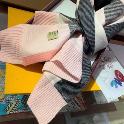 Dupe Pari all'originale replica Burberry scialle classico in cashmere con motivo check grande 60 x 180 rosa imitazioni perfette Replica Pari all'originale replica Burberry scialle classico in cashmere con motivo check grande 60 x 180 rosa Griffate