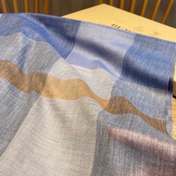 Replica Alta gamma replica Sciarpa Burberry classica in cashmere con motivo tartan e ricamo cavallo 100 x 200 Griffate