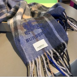 Dupe Qualità superiore replica Scialle Burberry misto cashmere e lana 32 x 200 imitazioni perfette Replica Qualità superiore replica Scialle Burberry misto cashmere e lana 32 x 200 Griffate