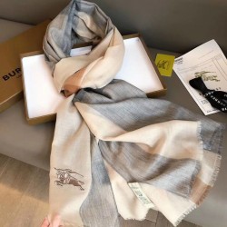 Replica Alta gamma replica Sciarpa Burberry classica in cashmere con motivo check e ricamo cavallo 100 x 200 Griffate