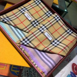 Replica Dettagli perfetti Scialle Burberry Cashmere Seta Vintage Check 70 x 220 Griffate