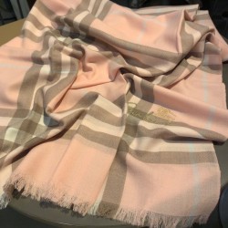 Dupe Dettagli perfetti Burberry Scialle Cashmere Classic check 70 x 220 imitazioni perfette Replica Dettagli perfetti Burberry Scialle Cashmere Classic check 70 x 220 Griffate