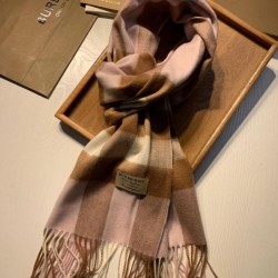 Dupe Qualità superiore replica Burberry scialle classico in cashmere con motivo check medio 40 x 180 imitazioni perfette Replica Qualità superiore replica Burberry scialle classico in cashmere con motivo check medio 40 x 180 Griffate