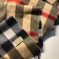Dupe Qualità superiore replica Burberry scialle classico in cashmere con motivo check medio 40 x 180 imitazioni perfette Replica Qualità superiore replica Burberry scialle classico in cashmere con motivo check medio 40 x 180 Griffate
