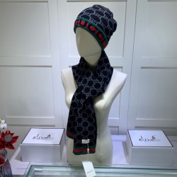Classic Cashmere Jacquard Sciarpa e Cappello Nero