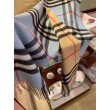 Dettagli perfetti Burberry Scialle in cashmere con motivo check classico 30 x 250