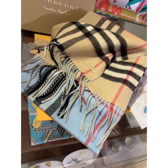Dettagli perfetti Burberry Scialle in cashmere con motivo check classico 30 x 250
