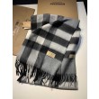falso Burberry scialle classico in cashmere con motivo check medio 40 x 180