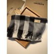 falso Burberry scialle classico in cashmere con motivo check medio 40 x 180