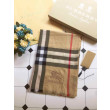 falso Scialle in cashmere lurex bling Burberry 90 x 200 falso Scialle in cashmere lurex bling Burberry 90 x 200