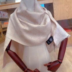 Replica Alta gamma replica Scialle in lurex intarsiato con elementi classici in edizione limitata Rosa Griffate