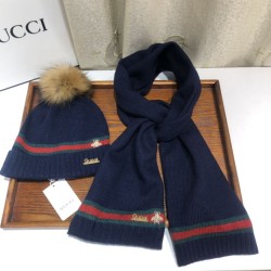 Replica falso Classic Cashmere Jacquard Sciarpa e Cappello Blu Scuro Griffate