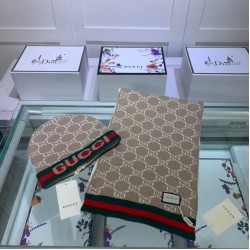 Dupe Alta gamma replica Sciarpa e cappello classici in jacquard cashmere marrone / rosso imitazioni perfette Replica Alta gamma replica Sciarpa e cappello classici in jacquard cashmere marrone / rosso Griffate