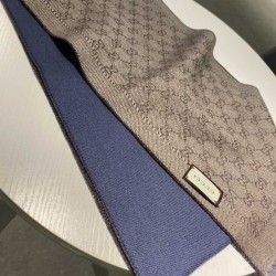 Dupe Sciarpa in cashmere jacquard GG 23 x 180 blu scuro imitazioni perfette Replica Sciarpa in cashmere jacquard GG 23 x 180 blu scuro Griffate