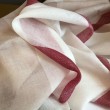 Pari all'originale replica Sciarpa Burberry classica in cashmere con motivo tartan e ricamo cavallo 100 x 200