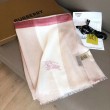 Pari all'originale replica Sciarpa Burberry classica in cashmere con motivo tartan e ricamo cavallo 100 x 200